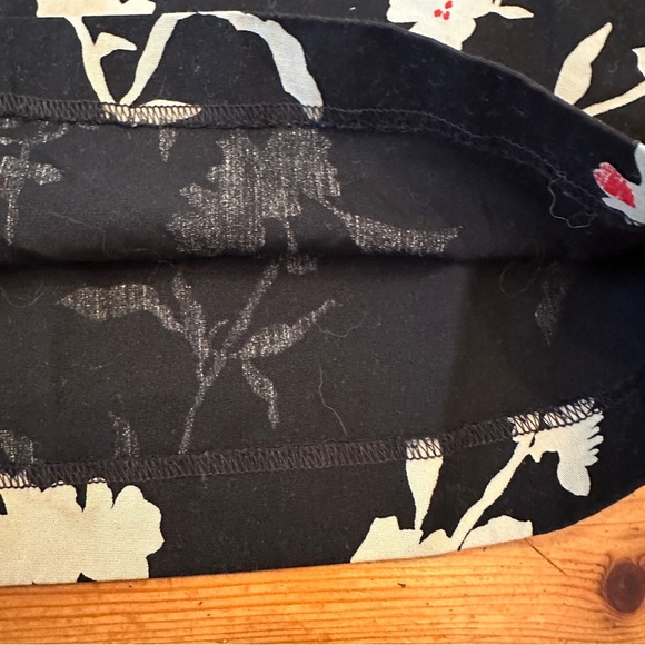 Ann Taylor LOFT MINI FLOWER SKIRT women size 2 Cotton black white - Picture 5 of 7